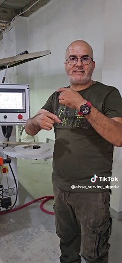 Dans cette vidéo, découvrez un petit truc simple. Un codeur est un dispositif de rétroaction électromécanique utilisé pour fournir des informations sur la position, la vitesse, le comptage ou la direction. Les codeurs sont un type de capteur de position et de pièce Les codeurs sont utilisés dans une large gamme d'équipements dans de nombreuses industries différentes et convertissent le mouvement en un signal électrique à lire par le dispositif de contrôle du système activant une fonction ou un p