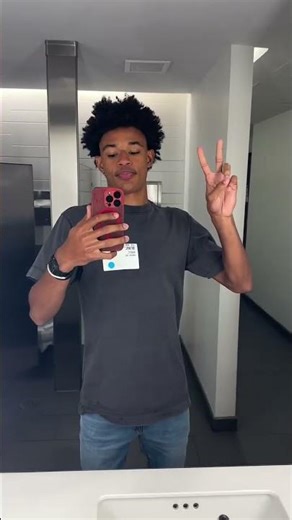 Big shoutout to for making it through MEPS! 💪🏽 One step closer to joining the world’s greatest