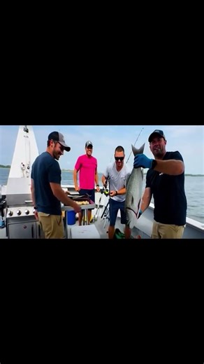 INSANE Fishing Offshore! Catch, Clean & Cook Fresh on the Boat#DeepSeaFishing#CatchAndCook