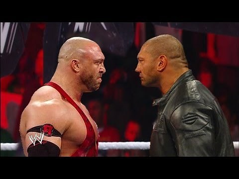 WWE RAW 8/26/13 Batista Returns and Attack Ryback ( WWE 13 Simulation )