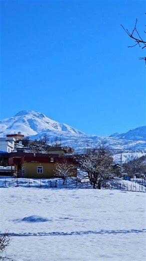 Amir Hamad on Instagram‎: "Kurdistan #كوردستان #طبیعت #طبیعتگردی #گردشگری #مرگور"‎