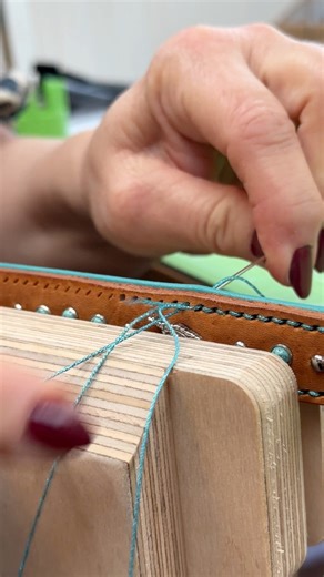 ✨ We are OBSESSED with these new glitter leather threads. And can you blame us?! 🔥 They add the perfect bold touch to any project, and we couldn’t wait to show them to you. 😇 Available on our website now! #paracordeu #paracord #dogcollar #paracordprojects #diy #leather #leatherthread #leathercollar | Paracord.eu