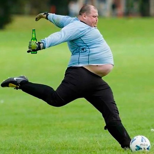 4.2M views · 21K reactions | Top 10 des scènes les plus marrantes aperçues en District 藍 Il n'y a que dans le football amateur qu'on peut voir ça | Oh My Goal - France | Facebook