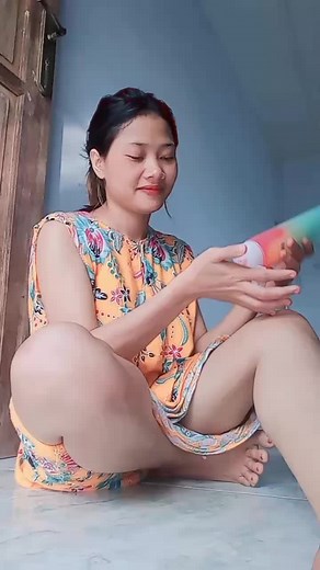 Creative Ways to Use Colorful Containers for Decor