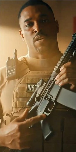 Why Elite Soldiers DON'T Use Scopes in Close Combat