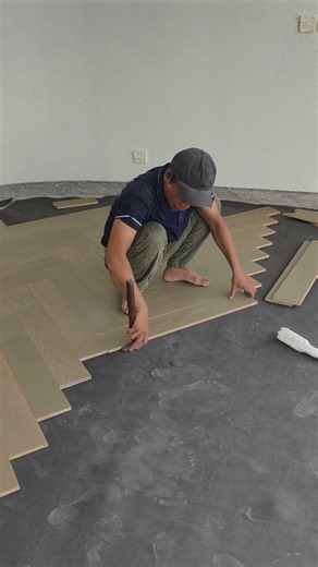 Lắp đặt sàn gỗ sồi kĩ thuật xương cá #decor #oak #sango