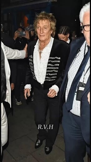New York Nights Feel Better with Rod | #rodstewart #rodstewartsongs #rockverseheroes