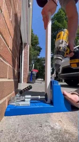 DIY laundry room folding table #diy #laundryroom #laundry #homeimprovement #home