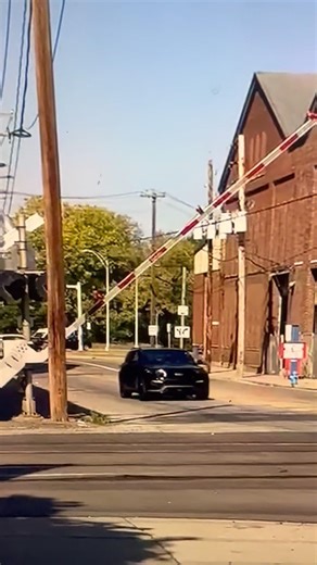 Car Won’t Wait For Train! Impatient Driver, CSX Train Coming In Hamilton, Ohio, JawTooth Shorts