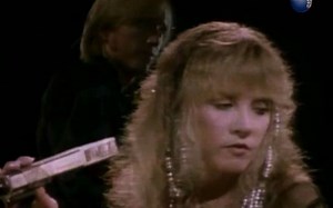 Stevie Nicks & Tom Petty - Stop Draggin' My Heart Around (1981)