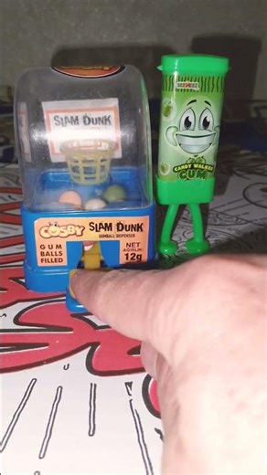 ASMR COSBY SLAM DUNK GUMBALL CANDY MACHINE DISPENSER WITH GREEN CANDY WALKER GUM #shorts