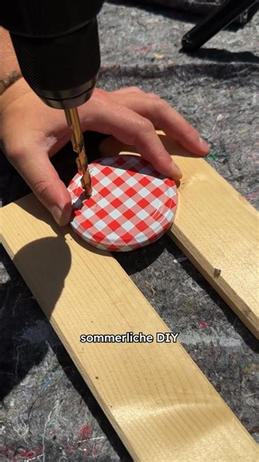 Mit diesen DIY-Gartenfackeln wird jeder Sommerabend zum Highlight! 🔥🌝 Die ganze Anleitung findest du hier: https://www.globus-baumarkt.de/info/rat-tat/gartenfackeln-selber-basteln/ | Globus Baumarkt