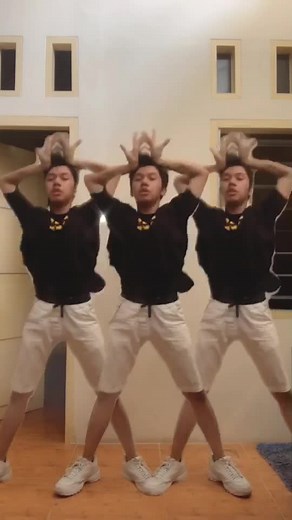 Synchronized Dance Routine: Never Give Up