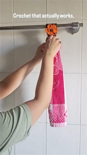Does your towel also fall off often?