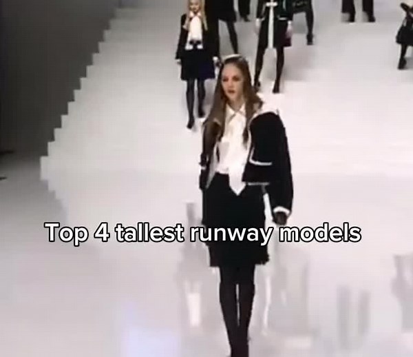 fashionrunway00 su TikTok