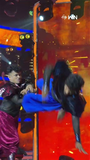 Raju & Sanketh dance తో రణరంగమైన Dhee 20 స్టేజ్..! | ETV