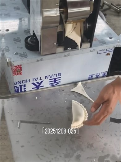 #kitchenware #dumpling machine #Chinese restaurant #Pelmeni Making Machine samoussa Scottish Meat Pie Machine Empanadas Machine Ravioli Machine