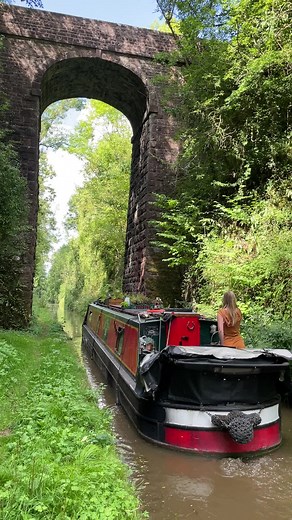 I love living on a floating home #nature #canalboat #nomadlife