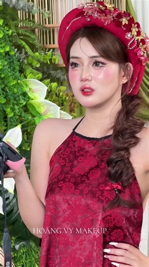 Makeup đẹp mà anh thợ photo chụp ảnh chắc hết muốn nói. 😬😬#HoàngVyMakeup #makeupcôdâusàigòn #TikTokAwardsVN