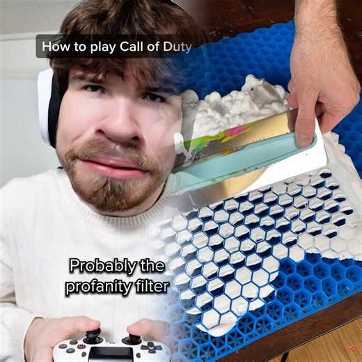 How to play Call of Duty.. #callofduty #warzone2