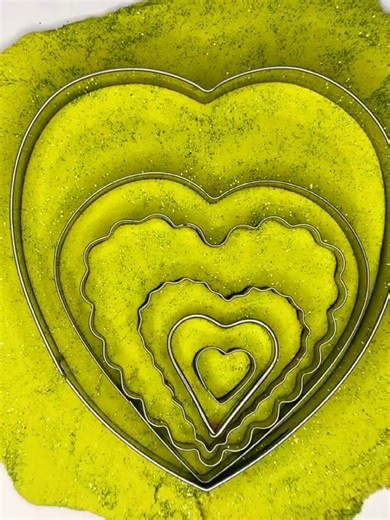 Perfect Hearts That Calm Your Mind 💁_♀️🔥💗 This Cut Is Too Clean 💁_♀️🔴🔥😳 You'll Blink... Trust Me🔥✌️#asmr #foryou #diy #trending #art #viral #shorts