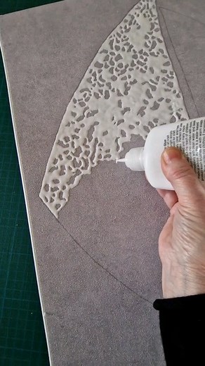 Dorothy Hanna on Instagram: "Starting the plate for a new collagraph print. This is an image I keep getting drawn back to. This time I feel the need to go big. I love the process but I have to pace myself as it plays havoc with a RSI in my thumb. . . . . . . #processvideo #printmakersofinstagram #printmaking #contemporaryprintmaking #printisnotdead #printpower #collagraph #collagraphplatemaking #collagraphprint #irishartist"