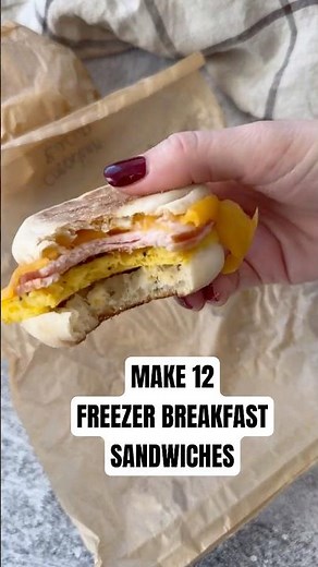 Freezer Breakfast Sandwiches (Make 12, Stores 1 Month!) #breakfast #mealprep