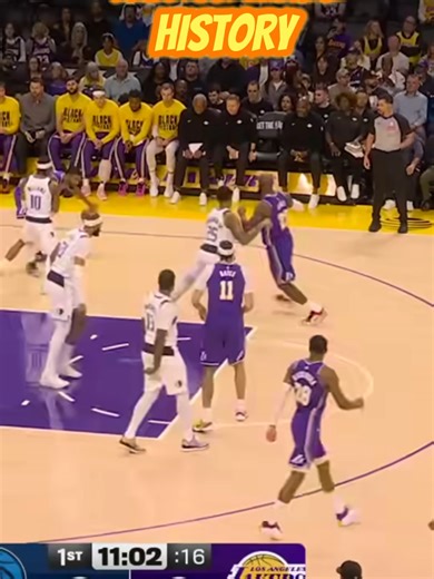 LEBRON JAMES MAKES HISTORY 👑 28 PTS 10 REB 12 AST #nba #gsw #lakers #lebron