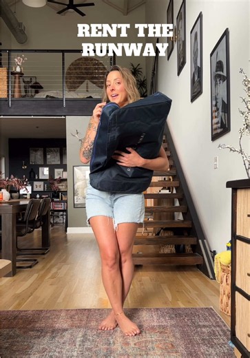 Exploring Rent The Runway: Affordable Fashion Unboxing