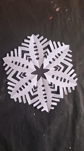 Snowflake Paper craft/ ❄️/Paper Cutting Snowflake ❄️ #shorts #snowflakes #viralshorts #papercrafts
