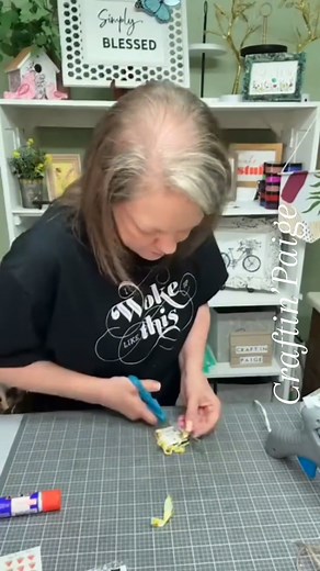 Hey Craftin’Friends let’s make a cute quick craft!! #craftinpaige #crafting #craftinfriends | Craftin'Paige | Facebook