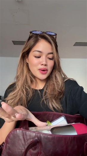 What's in My Bag? Discover My Essentials!