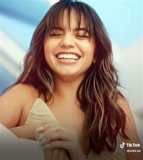 isabela merced edit 😍