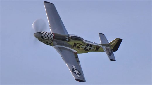 Watch this P-51 unleash its V12 - "You hear every bit of it"