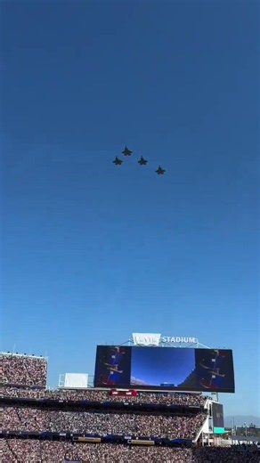Sobrevuelo de aviones F-35 antes del partido de los Estados Unidos vs Bosnia, Mundial 2026