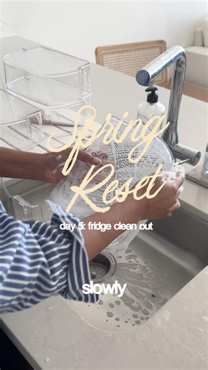 Spring Reset: Fridge clean out #fridgecleaning #resetroutine #springreset #cleanwithme #cleantok