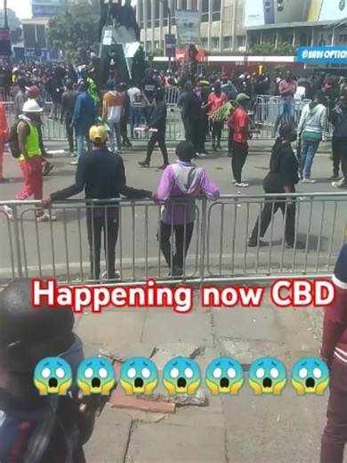 maandamano live happening now nairobi CBD OVER INCREASED FUEL PRICES #foryoupage #maandamano #fuelprices #fuel #today #kenyantiktok🇰🇪 #livehighlights #ruto #kenyapolitics @seer_nairobi @nairobi_juice @nairobi_gossip