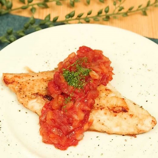 トマトソースが美味しい！ スズキのムニエルのレシピ動画・作り方 | デリッシュキッチン