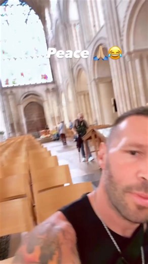 Weak people talk about others mistakes without fixing there own Strong people stay in there lane .learn from there mistakes and fix themselves 64 weeks today #sobrietyclub I’m so focused and happy with how life’s going , I have a fantastic support willing me on 🫶 You can change ❤️ I’m trusting in gods plan ✨✨ | Roy Bevis