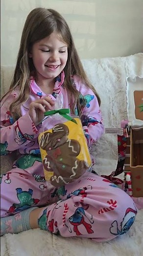 POV: My daughter finds a Mickey Mouse Gingerbread Cookie in a Disney popcorn bucket