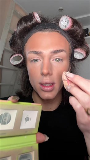 How to Perfectly Apply Makeup Powder