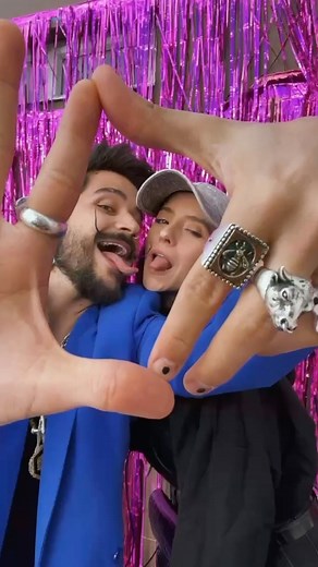 C A M I L O on Instagram: "No importa qué tanto digas que fui yo el que dio el primer beso... tú y yo sabemos que fuiste tú la que construyó el puente @evaluna !!! Te amo!! Y amé como les quedó el video de Millones!!!"