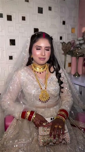 Happy bride and #bridelmakup #makeup #dulhanmakeupserviceindelhincr