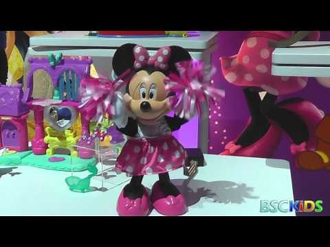 Cheerin' Minnie Mouse