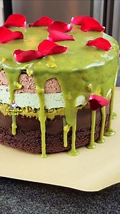 15K views · 101 reactions | Grabe sa sarap!  Pistachio overload na cake na siguradong mapapa-“wow!” ka! Gusto nyo? Comment “PISTACHIO!” kung gusto mo rin ng recipe! #PistachioCake #NoOvenDessert #SarapNegosyo #KusinangPinoy #ViralCake | Kusina Chef | Facebook