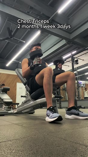 Chest triceps #gym #gymmotivation🏋️‍♀️ #fypシ #gymtok #bulking #calvinnuestro