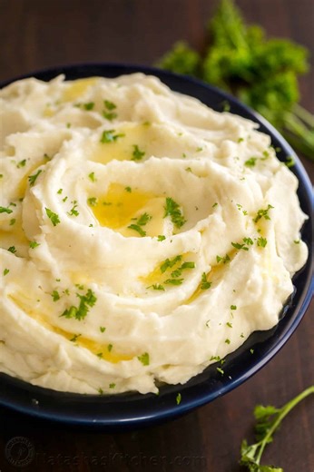 This creamy mashed potatoes recipe is shockingly good! It is absolutely holiday-worthy. Recipe: | NatashasKitchen.com