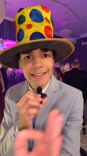 Gui Rodrigues on Instagram: "Entrevista inusitada! Última parte!!! Na festa da @isabelacatunda"