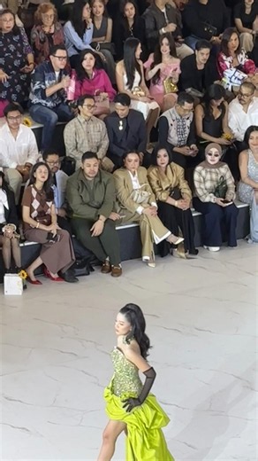 so gorgeous aqeelaaa #fashionnation2026 #aqeelacalista @Aqeela Aza Calista