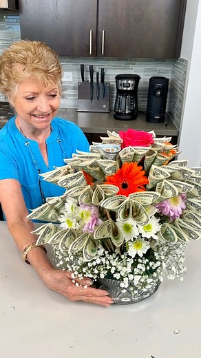 447K views · 10K reactions | Step by step Money Bouquet DIY | Getti | Facebook